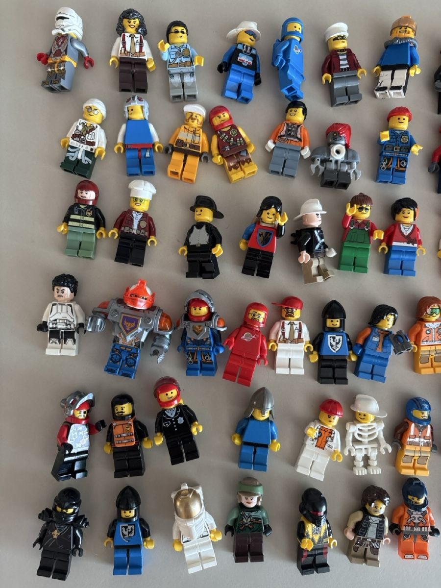 Lego Kit di costruzioni: 105 Lego Figuren, Sammlung ab Platz – Usato da Uster venduto da Carpenter1 1