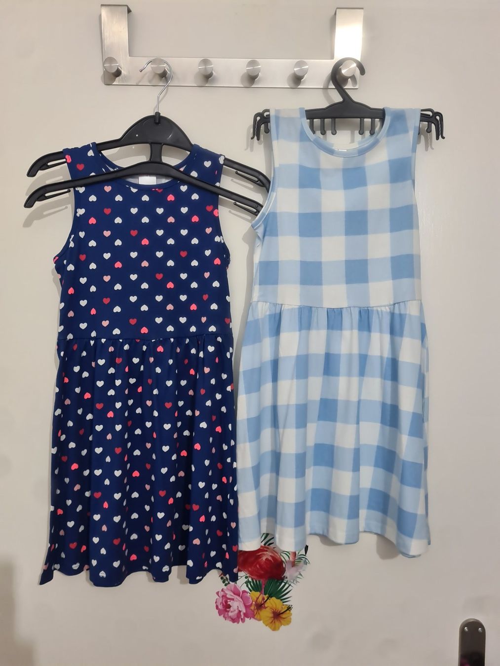 C&A Vestiti & Gonne: 2x Neue Sommerkleid 122 – Nuovo e nell'imballaggio originale da Biel/Bienne venduto da KatarinaFilip 1