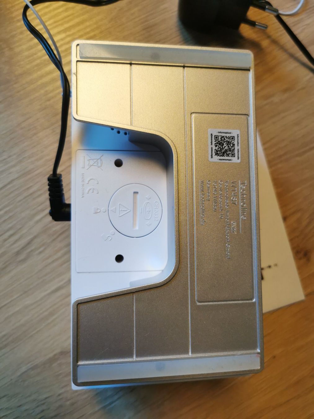 Sveglie: Technoline Digitalwecker WT487 Quarzwecker mit Ladestation – Nuovo (secondo la descrizione) da Fischbach-Göslikon venduto da PitBullDoll 3