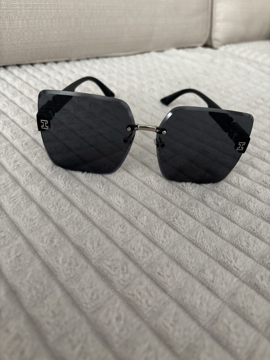 Occhiali & Lenti: Sonnenbrille  – Usato da Zug venduto da Biki72 2