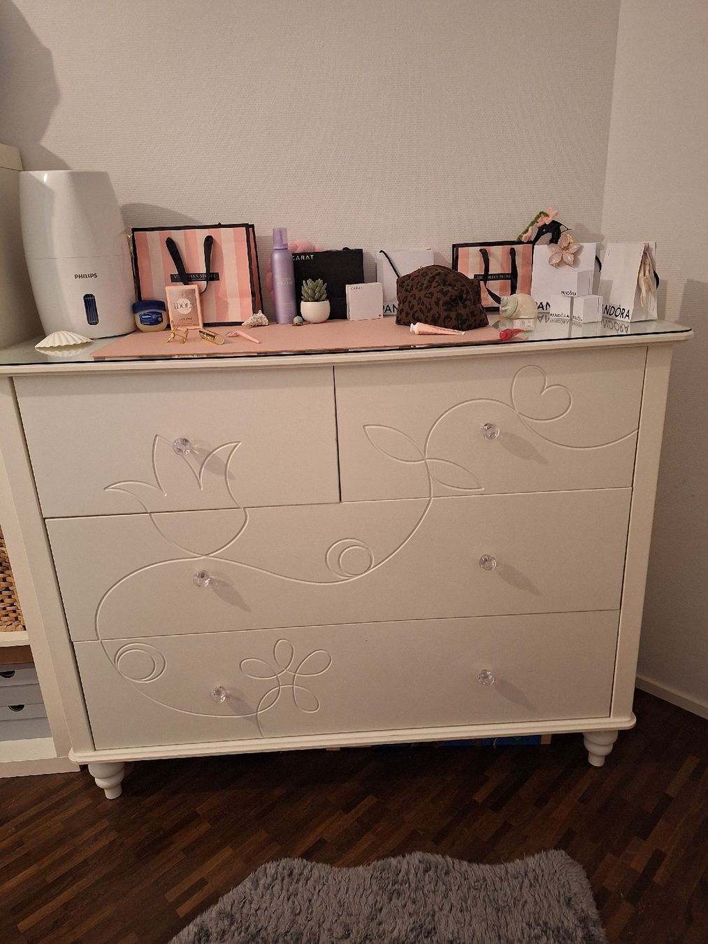 Ikea Cassettiere: commode en pin massif, IKEA model Kviby – Usato da Fribourg venduto da Ninitica 1