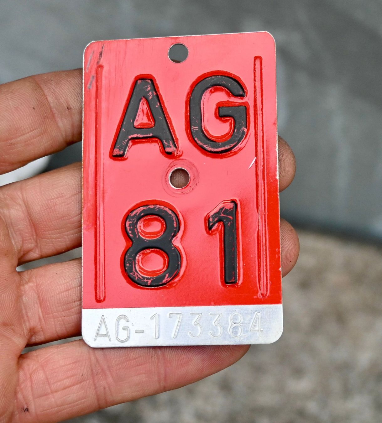 Insegne: Velonummer AG 81 von 1981 - Aargau – Usato da Pfaffhausen venduto da mono_rec 1