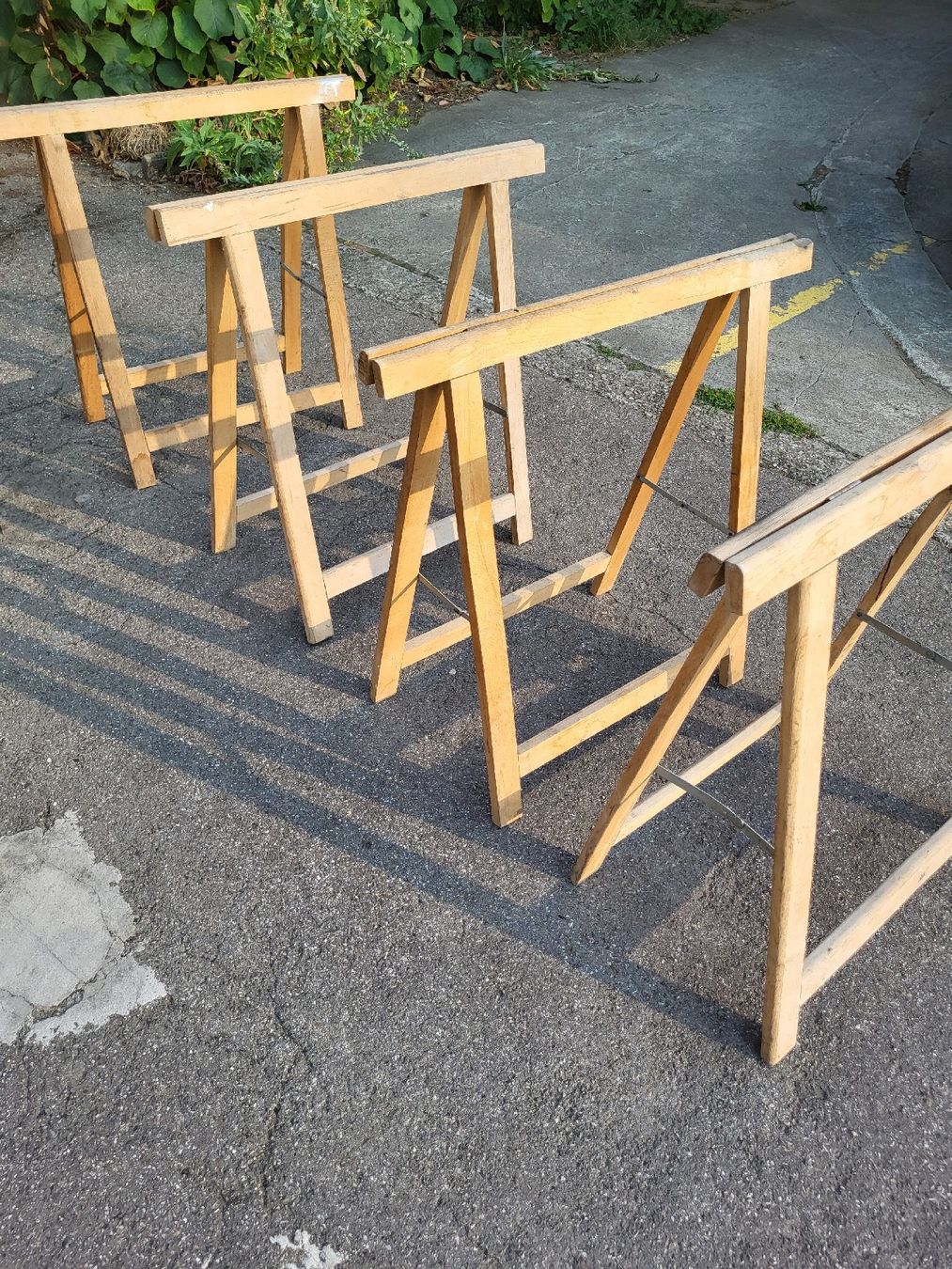 Alle Werkzeuge: 4 Holzböckli gebraucht – Gebraucht aus Riehen von tamola67 4