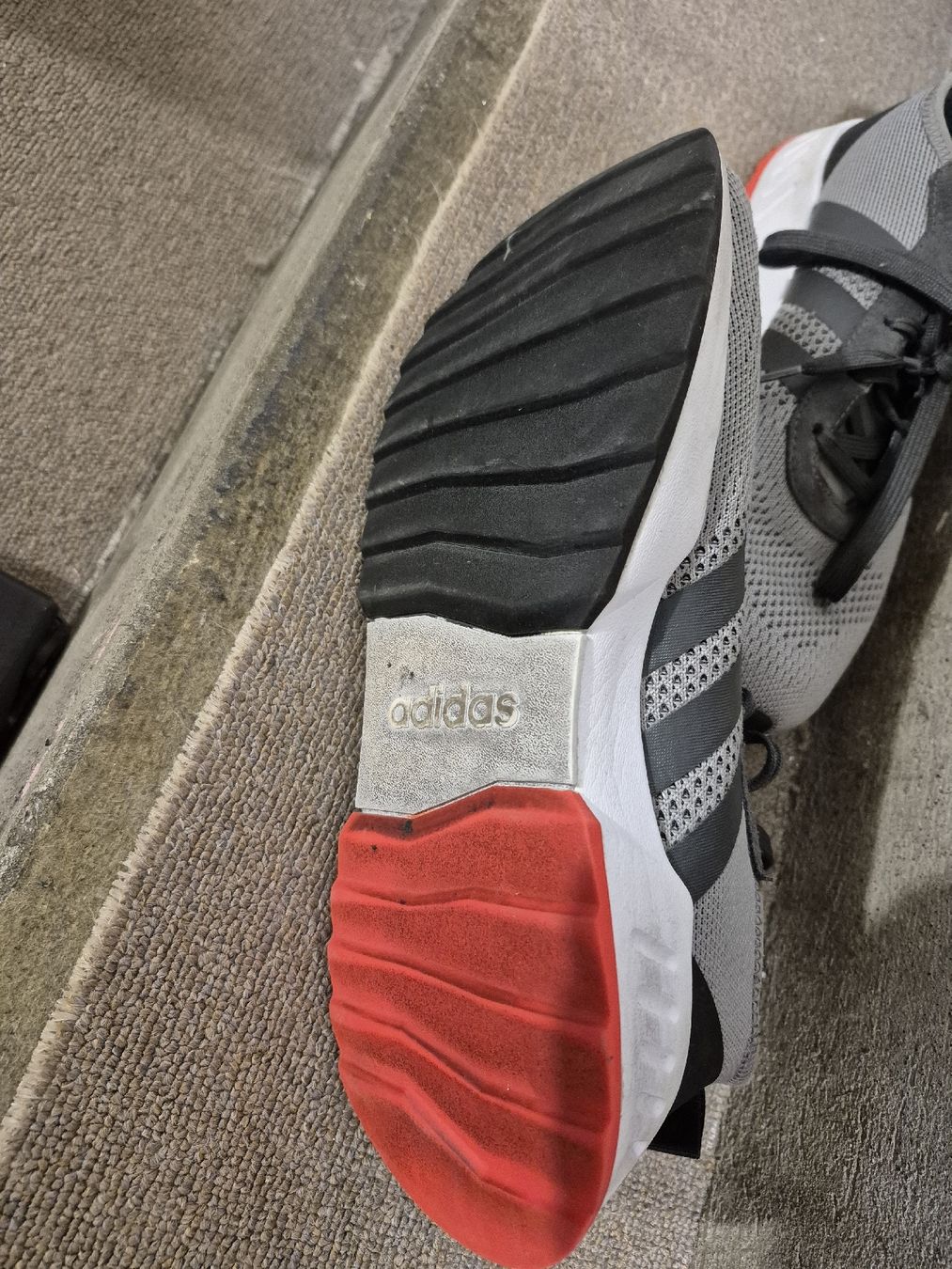 Scarpe da uomo: Adidas Sneakers – Usato da Winterthur venduto da Lumi11 1