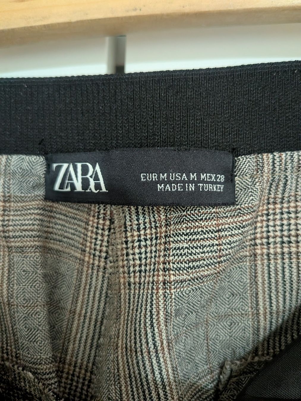 Zara Hosen: Zara Plaid Trousers - Size M - good condition – Gebraucht aus Wettingen von ann_hzb5 1