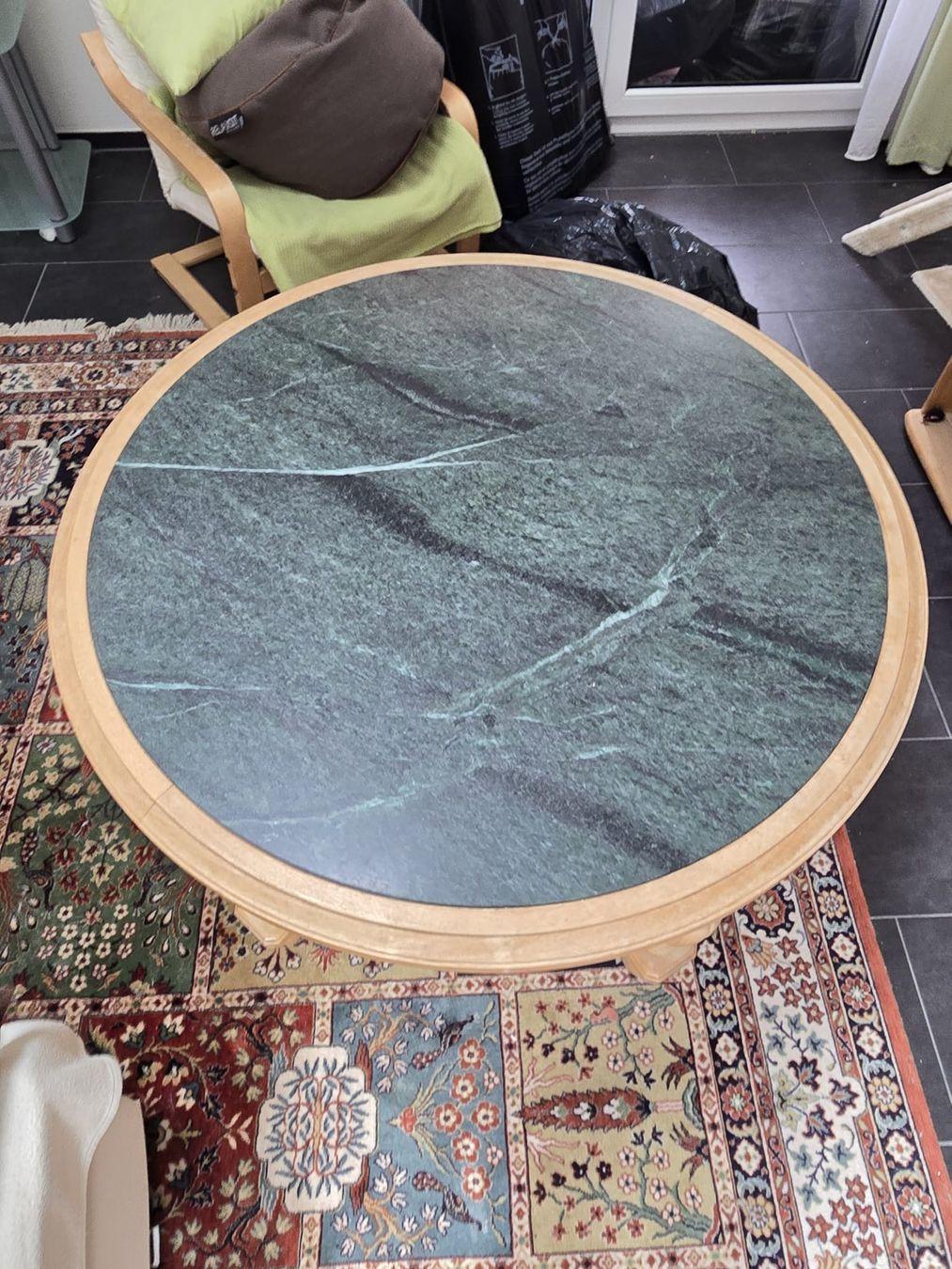 Tavoli: Runder Couch Tisch ven. Marmor – Usato da Rorschach venduto da TimelessTrading 1