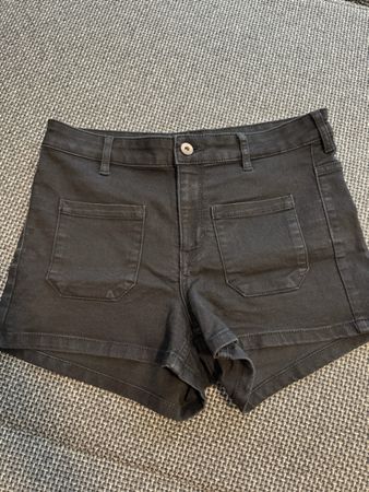 Schwarze Shorts von H&M Divided, Grösse 38, Top Zustand!