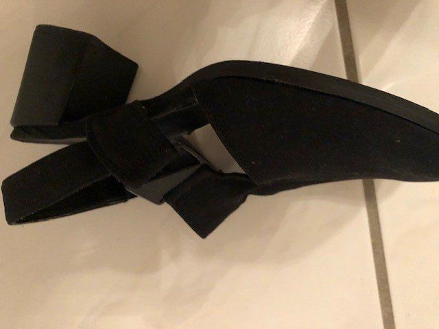 Scarpe da donna: Damenschuhe schwarz – Usato da Gutenswil venduto da walker60 2