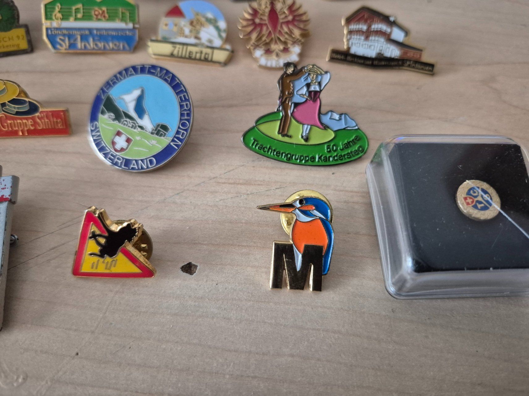 Plaquettes & Badges: 20 Pins/Anstecknadeln – D'occasion à Nottwil par Gorillale 3