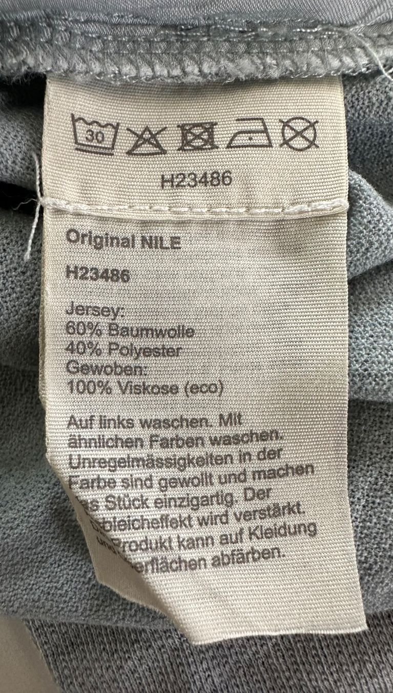 Nile T-shirt: Kapuzenshirt von Nile – Usato da Embrach venduto da aha55 3