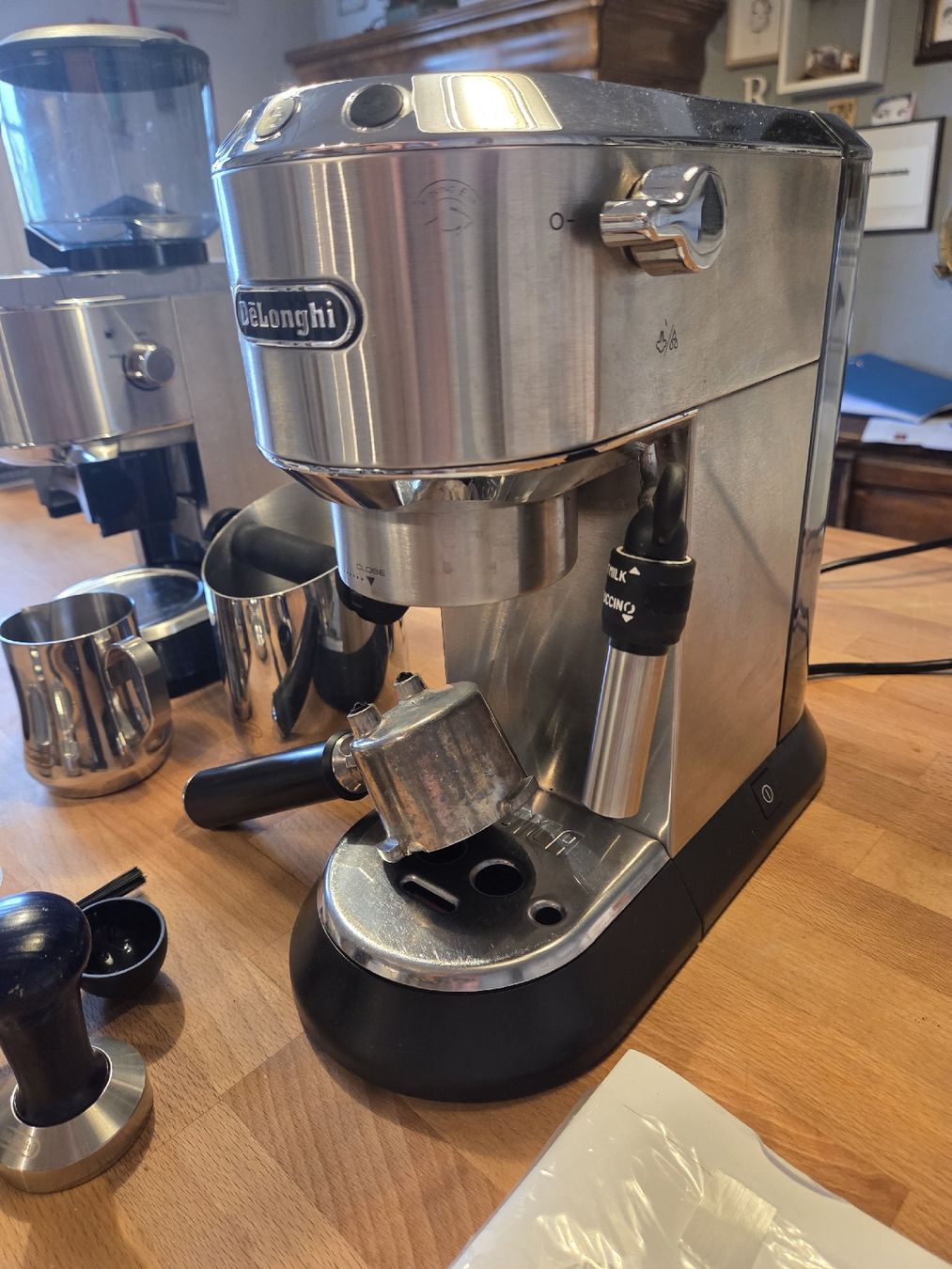 De'Longhi Kaffeemaschinen & Espressomaschinen: De Longhi Kaffeemaschine  – Gebraucht aus Eglisau von Judihui03 5