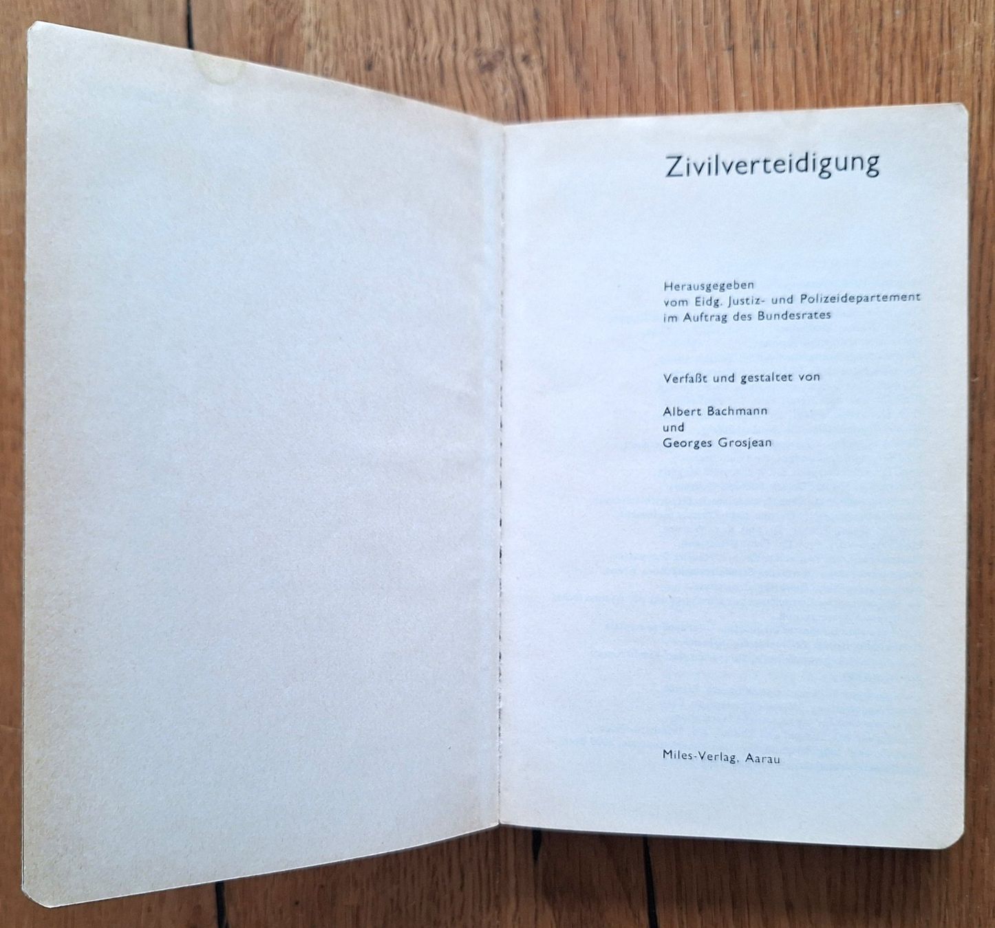 Livres: Zivilverteidigung – D'occasion à Schaffhausen par Hottschili 1