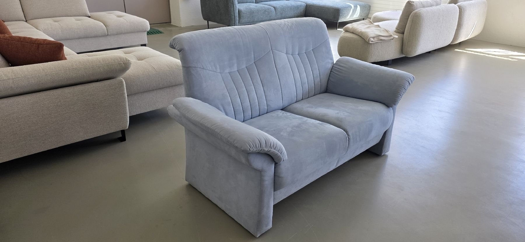 Sofas: Sofa Alcantara Leder ab Ausstellungs – Neu (gemäss Beschreibung) aus Lützelflüh-Goldb von Rampenverkauf_72_ 1