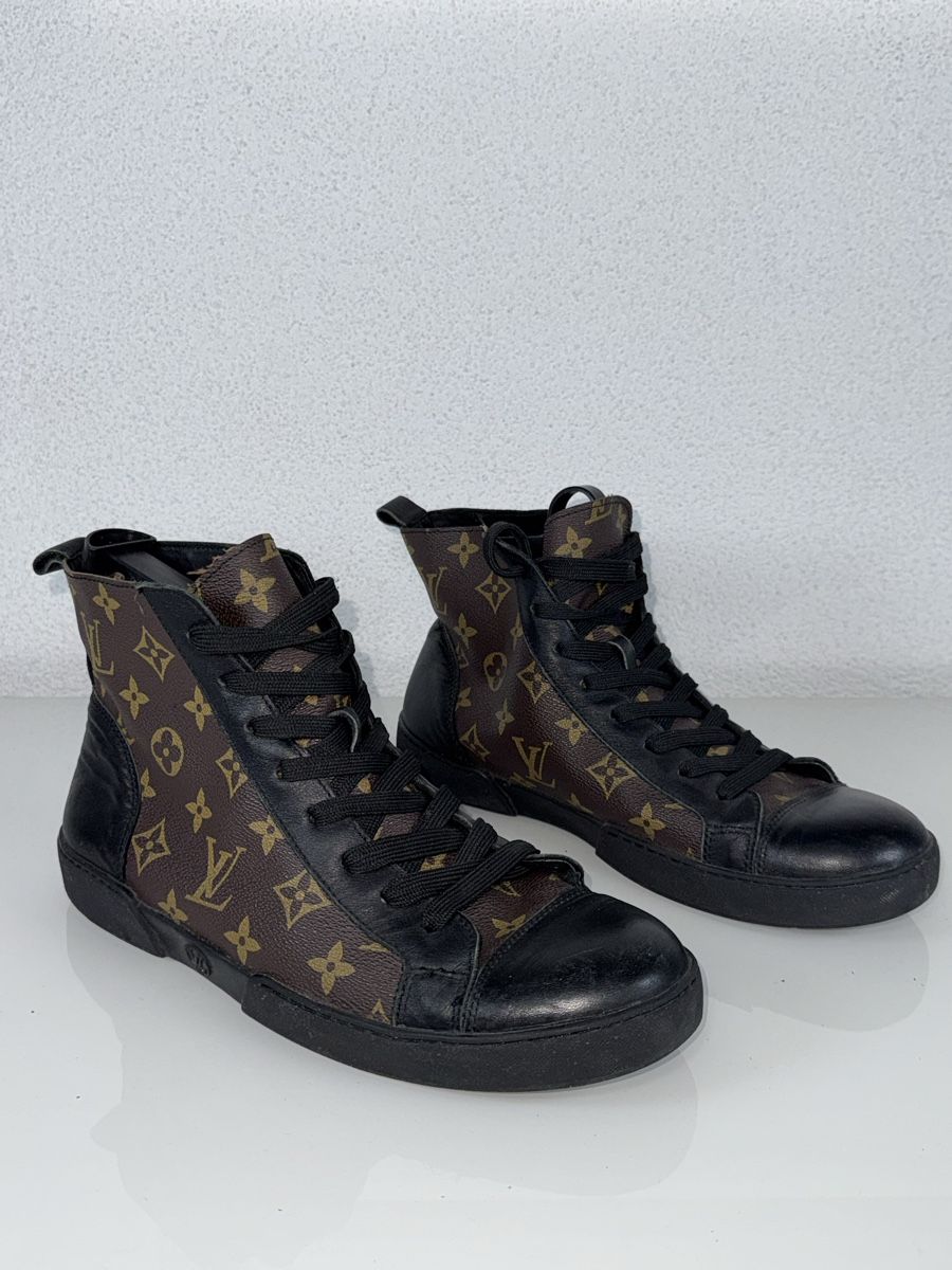 Louis Vuitton Scarpe da uomo: Louis Vuitton High Top Sneakers Monogram Braun – Usato da Glattpark(Opfikon) venduto da modewelt