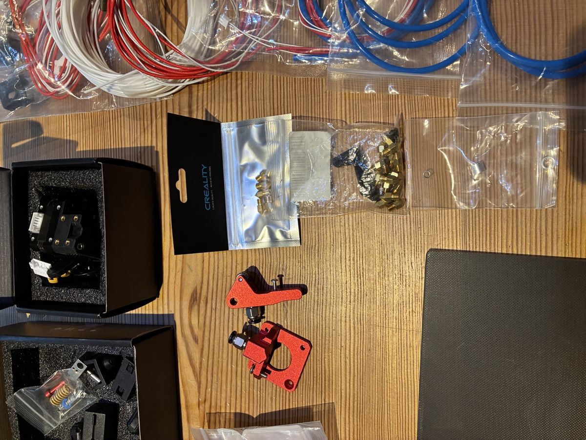 Creality Stampanti 3D: Ender 3 v2 3d Drucker mit Zubehör  – Usato da Weisslingen venduto da roe_tz6r 6