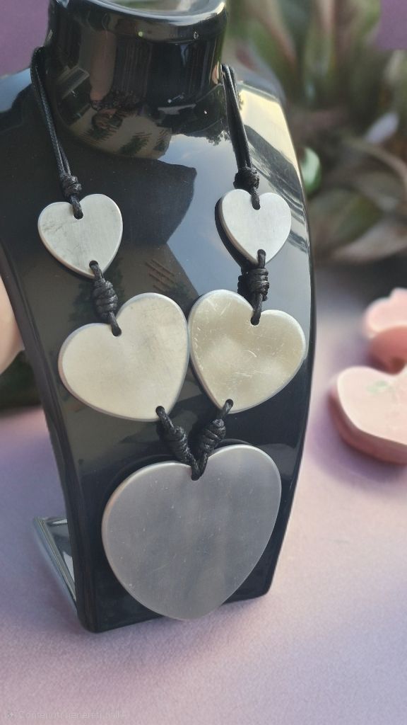 Catenine: Collana cuori argento su cordino nero – Usato da Giubiasco venduto da Stefaniav