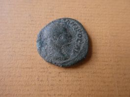 uralte Bronzemünze    22 mm     3.86  g