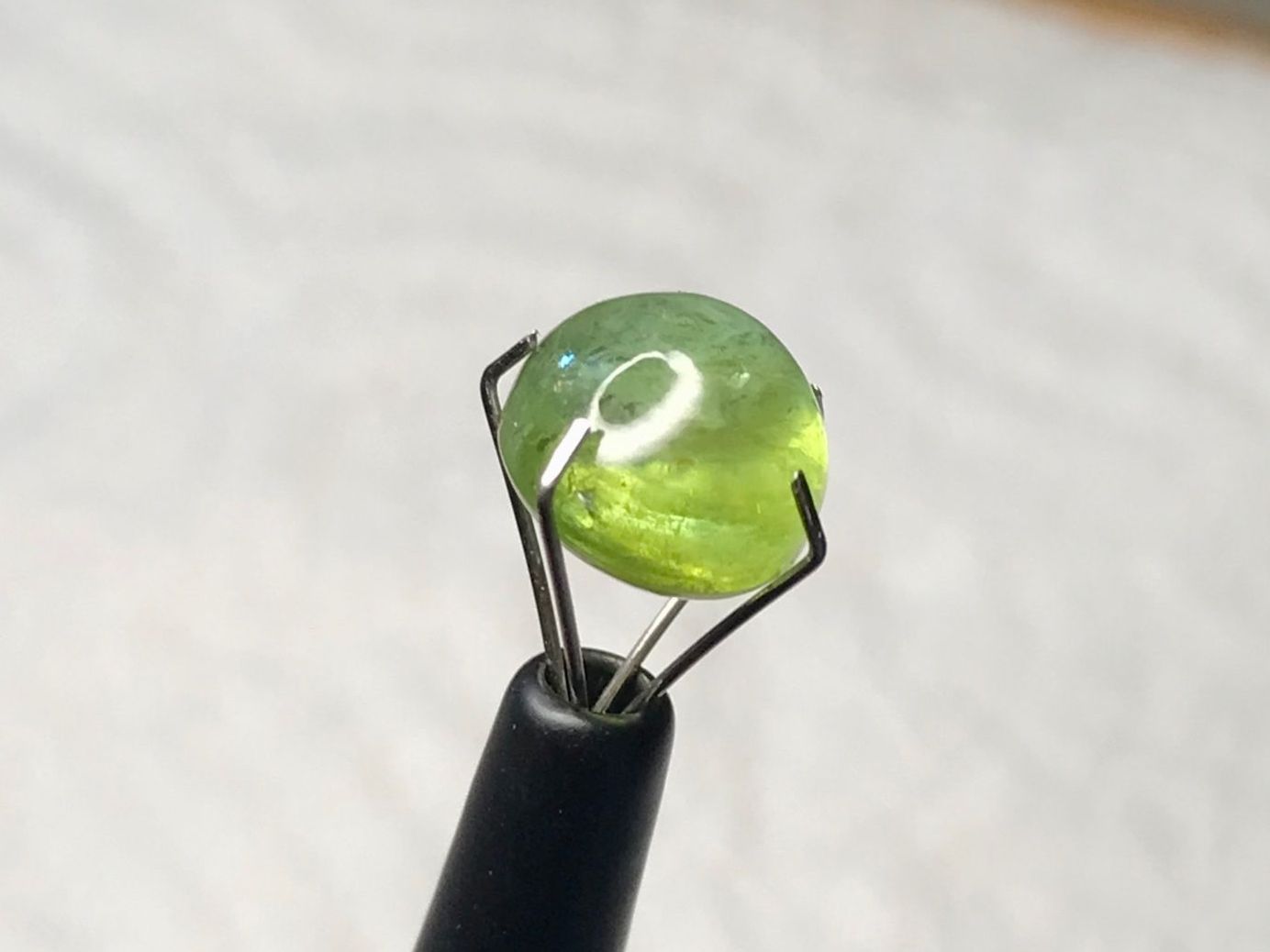 Pietre preziose: kleines hellgrünes Turmalin Cabochon 5.4 Karat – Nuovo (secondo la descrizione) da Biel venduto da djvalbnc 4