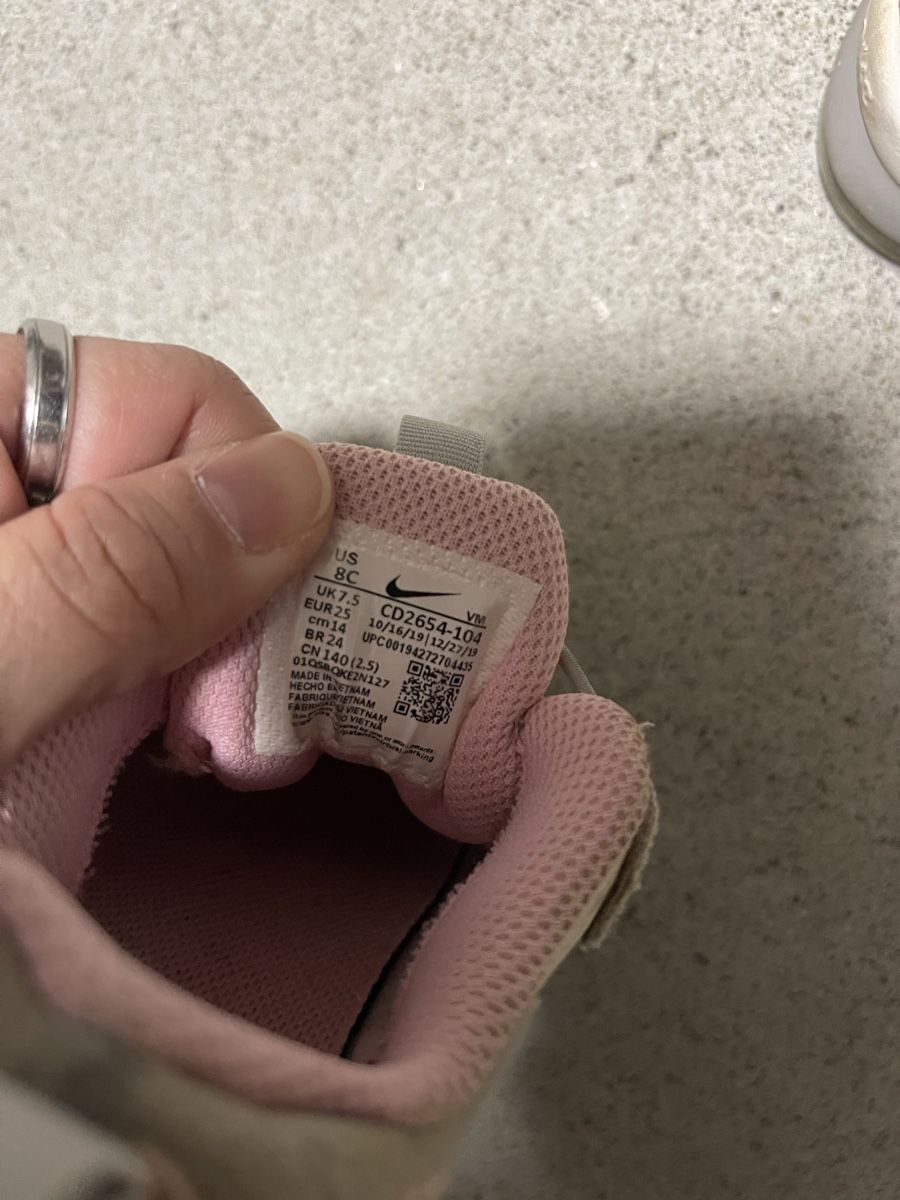Nike Scarpe per ragazze: Nike Sneaker Gr. 25 – Usato da Suhr venduto da RIE83 4