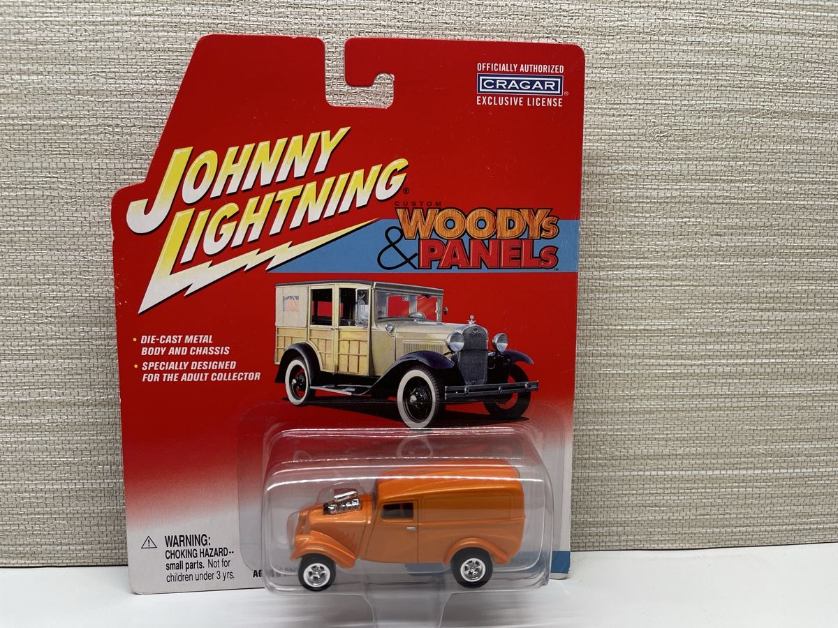 Johnny Lightning Modellini d'auto: Johnny Lightning '33 Willys Panel Van - Woodys&Panels – Nuovo e nell'imballaggio originale da Siebnen venduto da speedy63