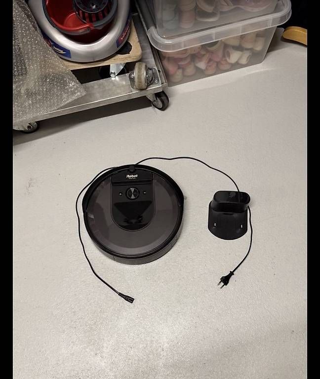 Aspirapolveri & Accessori: iRobot Roomba Saugroboter inkl. Ladestation – Usato da Kreuzlingen venduto da 1992m 1