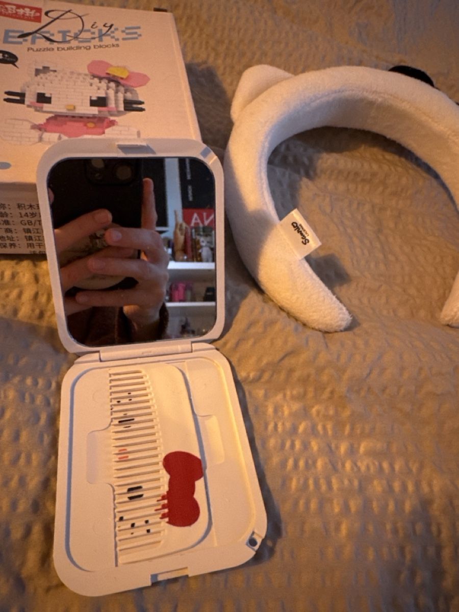 Hello Kitty Haarschmuck: Hello Kitty  Set und Haarreif  – Gebraucht aus Basel von fiona_second-hand_BS 2