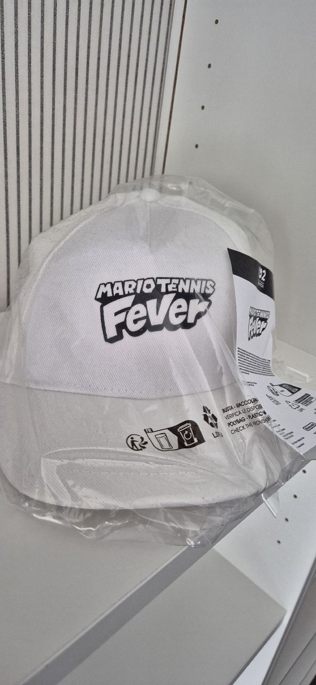 Copricapi, berretti & cappellini: Mario Tennis Fever Cap – Nuovo e nell'imballaggio originale da Schwerzenbach venduto da Jamacy
