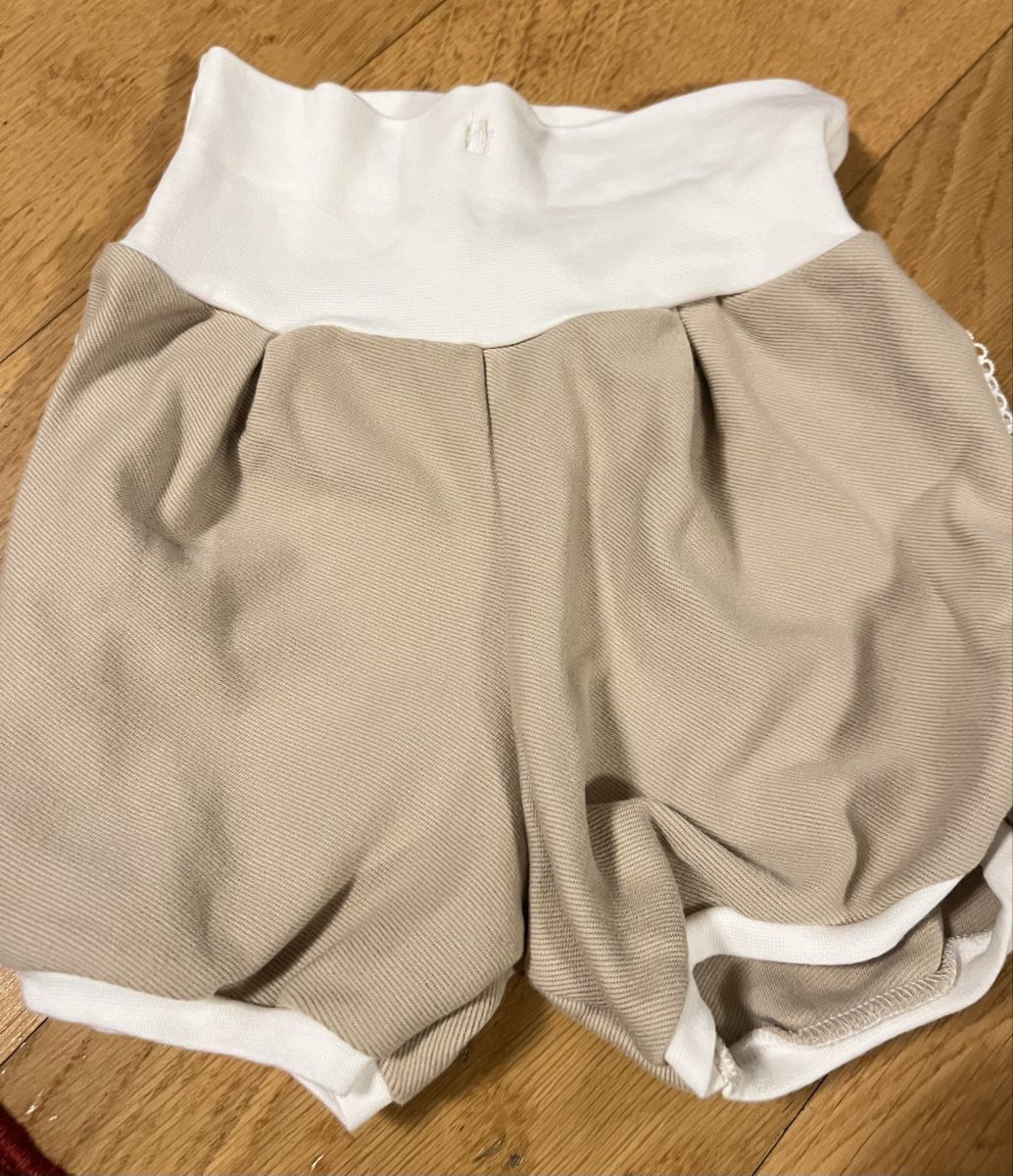 Sanetta Pantaloni: Shorts Kurze Hose Sanetta Gr. 92 – Usato da Zollikerberg venduto da Huglina 2