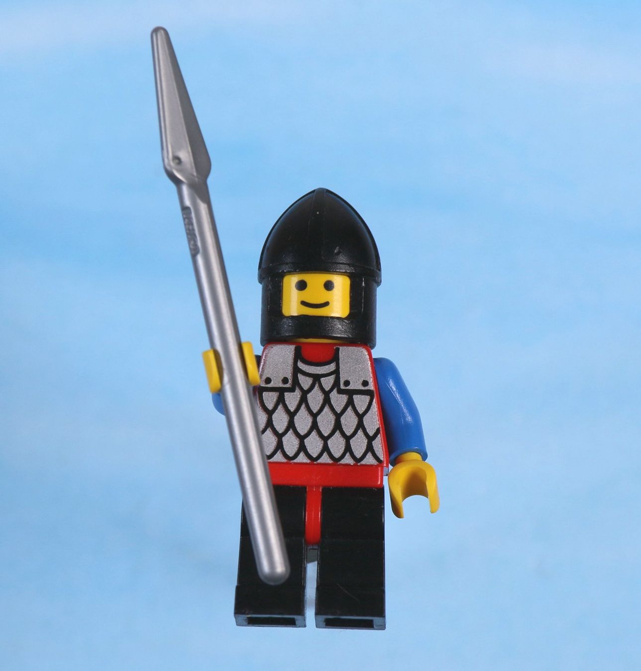 Lego Giocattoli: LEGO Minifigur Scale Mail - Red with Blue Arms – Usato da Hettlingen venduto da Scholi99