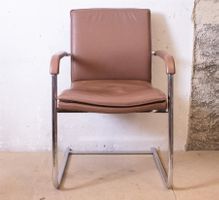 Eleganter Freischwingerstuhl von SITAG