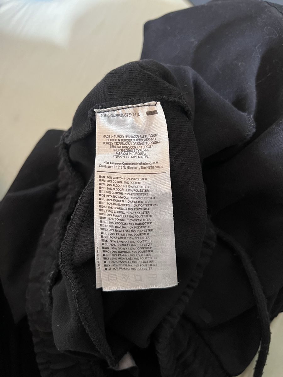 Nike Hosen: Nike Jogginghose Schwarz – Gebraucht aus Adelboden von Second_Life_CH 5