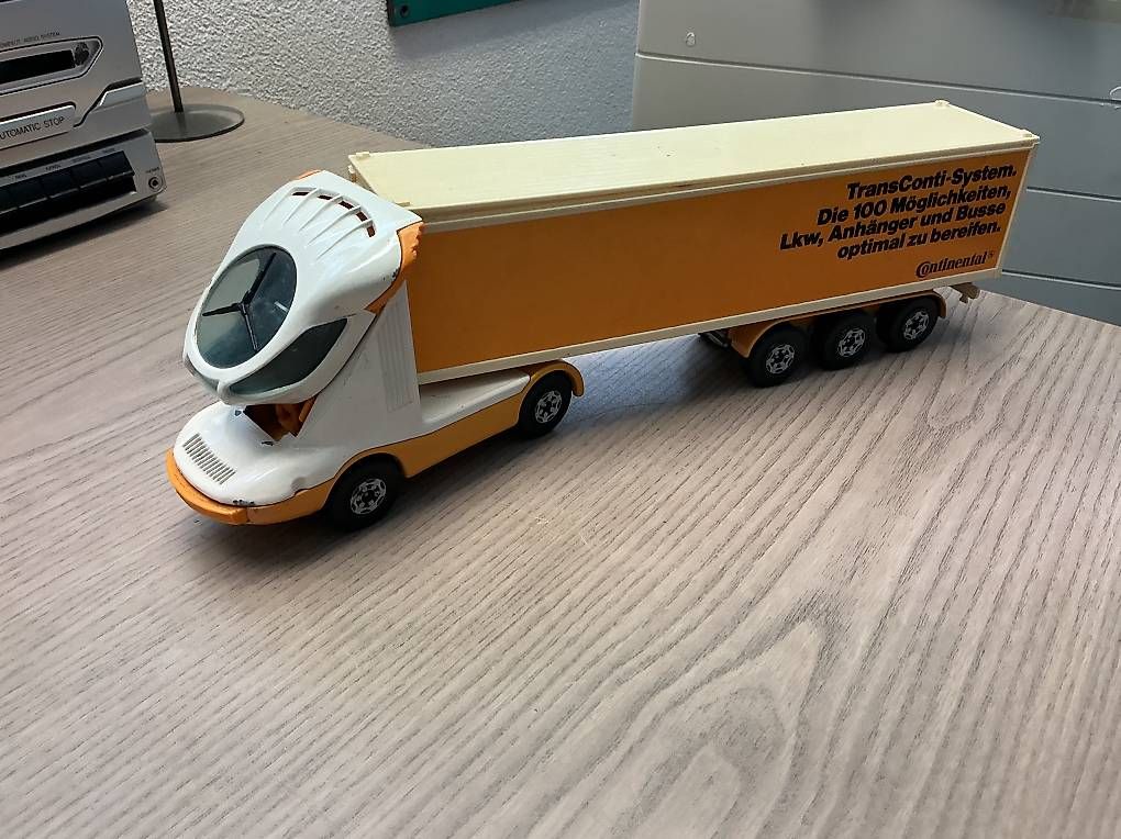 Modellini d'auto: Colani Spezial Lastwagen – Usato da Oensingen venduto da KawasakiZ900RS