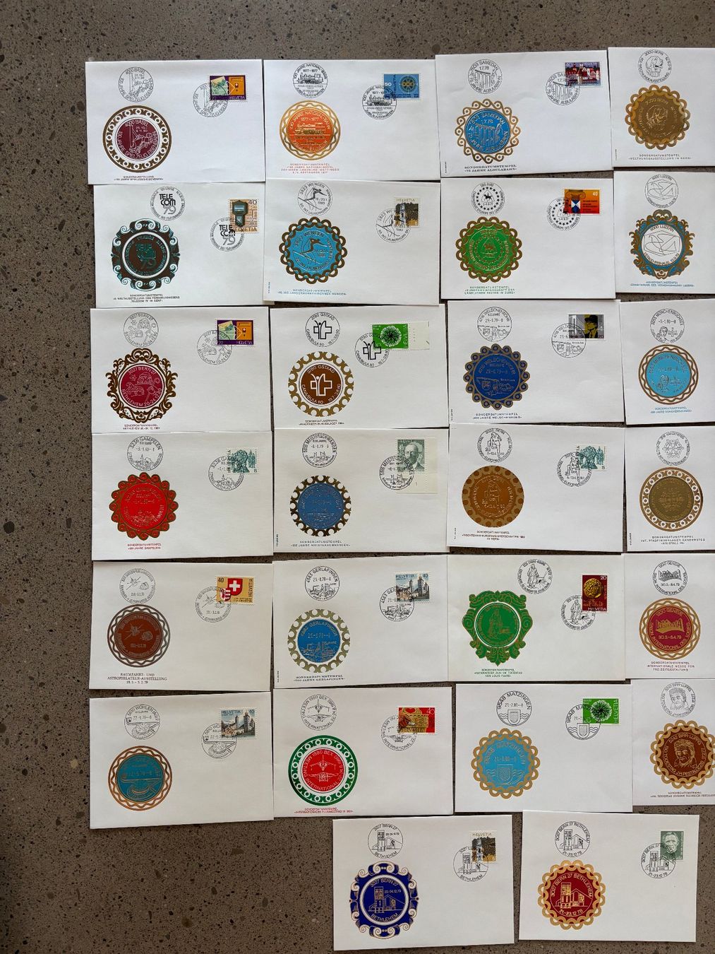 Alle Briefmarken: 32 schöne  Briefe mit Sonderdatumsstempeln, ab 1.- Fr. – Gebraucht aus Zürich von 1BJM5 1