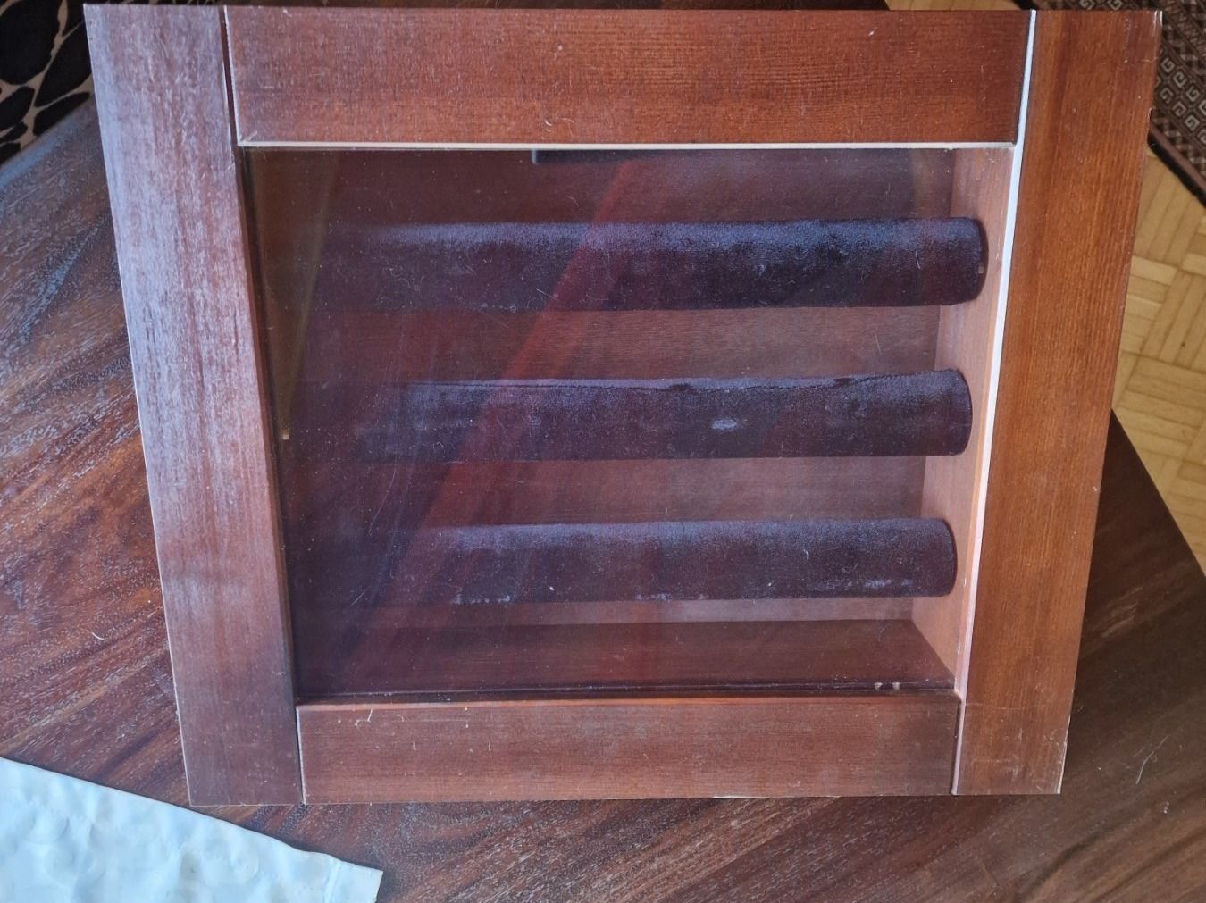 Vetrine: Uhrenvitrine aus Holz – Usato da Uster venduto da Witchblade5