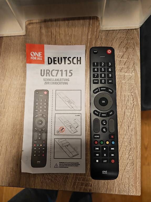 Fernbedienungen: Universal-Fernbedienung  – Gebraucht aus Stäfa von moeh