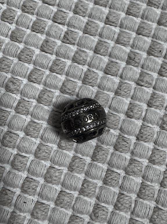 Bracciali & Braccialetti: Charms Pandora  – Usato da Lausanne venduto da sborenov