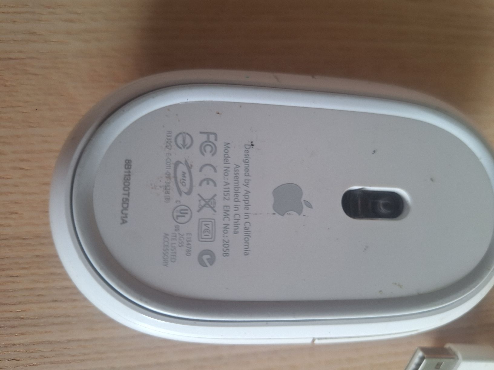 Apple Mouse: Apple Mighty Mouse kabelgebunden USB weiss Modell  – Usato da Schaffhausen venduto da RicardoSchaffhausen 1