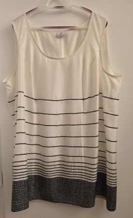 Top taille CH 54, soie et sequins