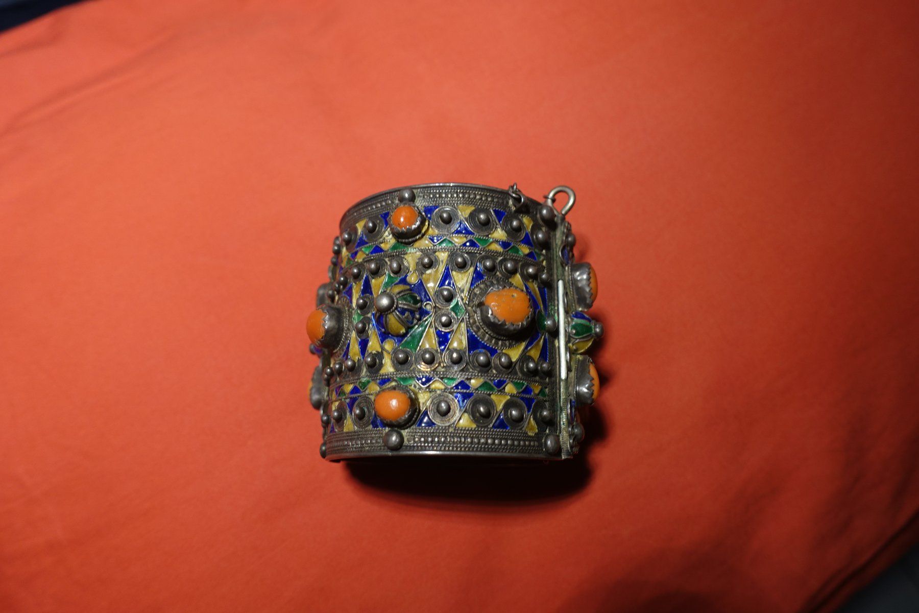 Bracciali & Braccialetti: Armband Berber Vintage Silber mit Koralle – Usato da Marly venduto da Schrumpf