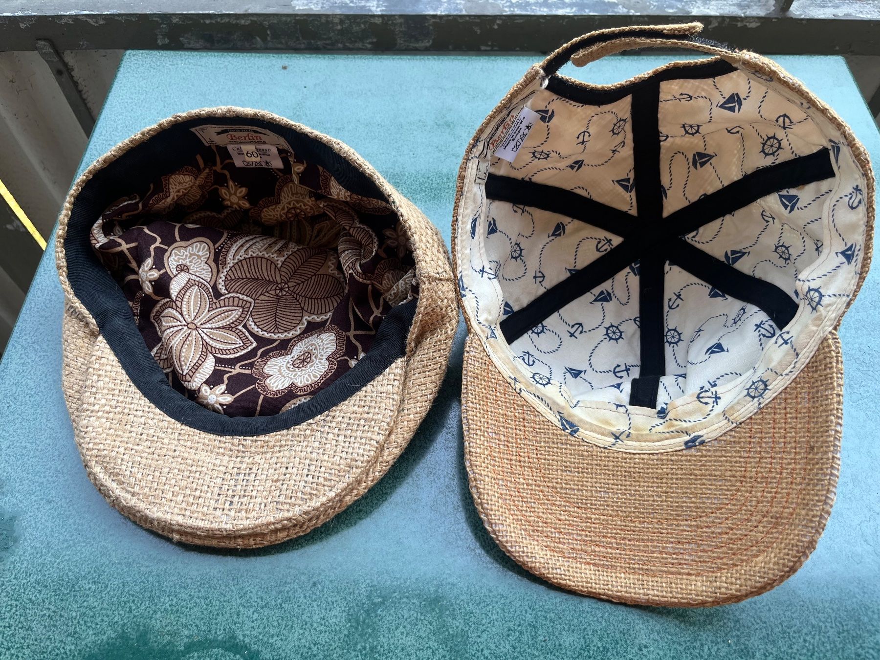 Chapeaux, bonnets & casquettes: Schiebermütze und Cap Berlin feine Hüte – D'occasion à Zürich par Machkrach 1