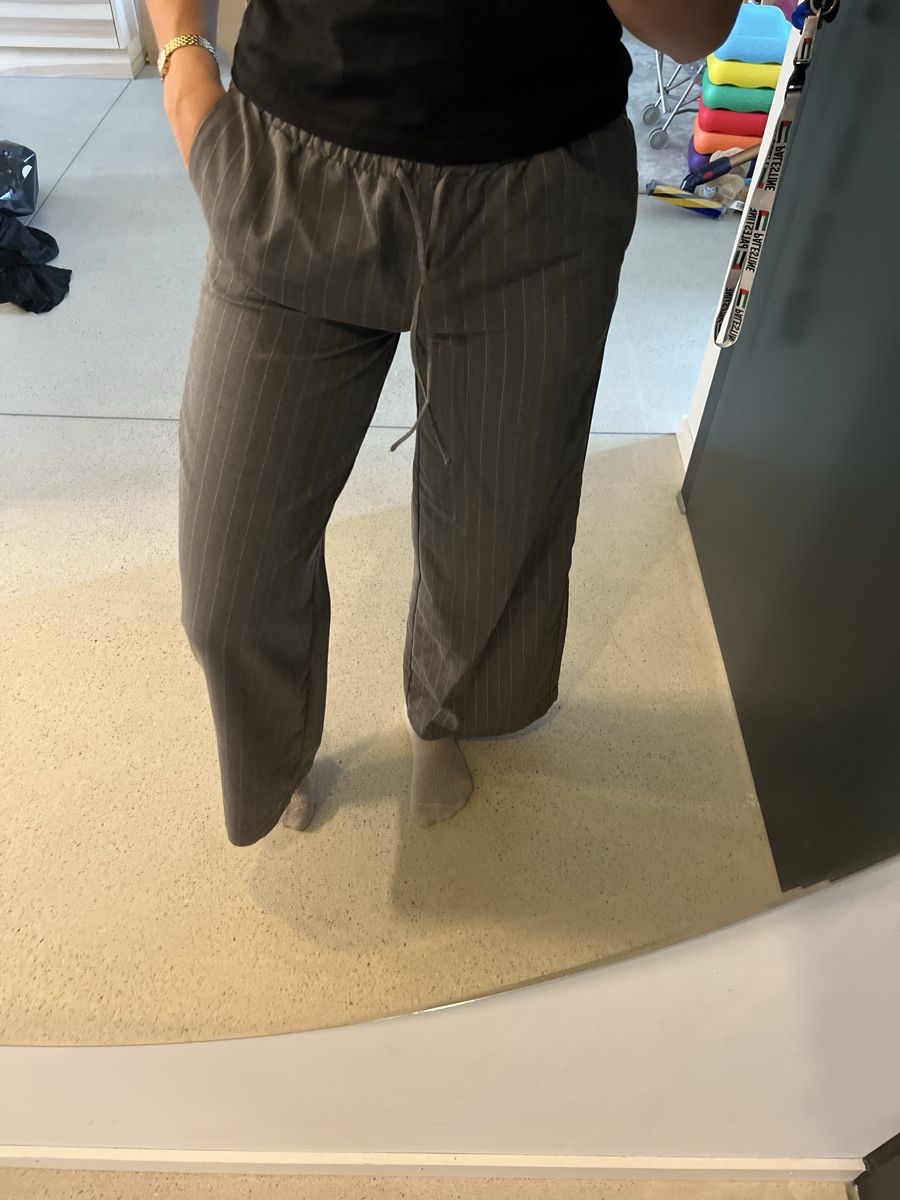 H&M Pantaloni: gestreifte Anzughose H&M Gr. XS – Nuovo (secondo la descrizione) da Zürich venduto da La.gp