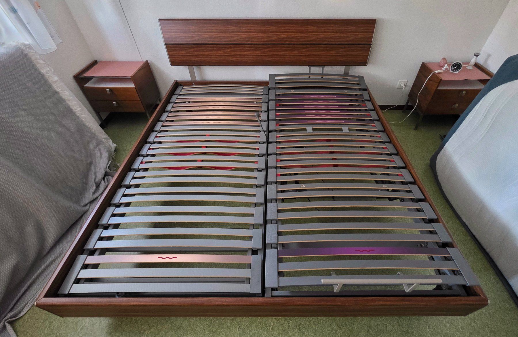 Betten: Doppelbett 200x180 mit einseitig verstellbarem Rost – Gebraucht aus Dotzigen von Housi69