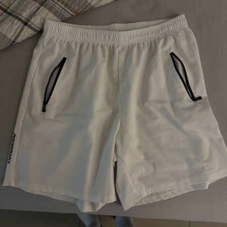 Weisse Fitness Shorts in Grösse M