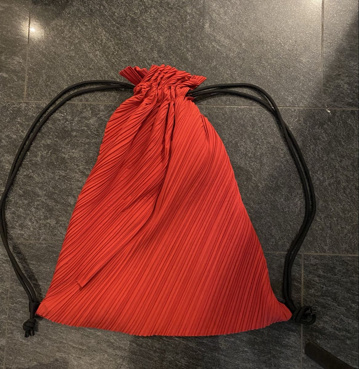 Issey Miyake Rucksäcke: Issey Miyake pleated rucksack Large – Neu (gemäss Beschreibung) aus Luzern von rachlaw1