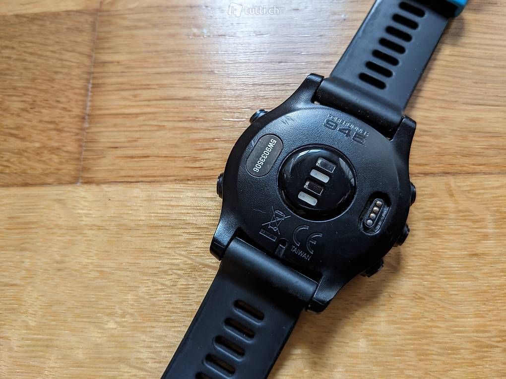 Garmin Smartwatch: Garmin Forerunner 945 Tri Bundle Gratisversand – Usato da Innertkirchen venduto da Flir 2