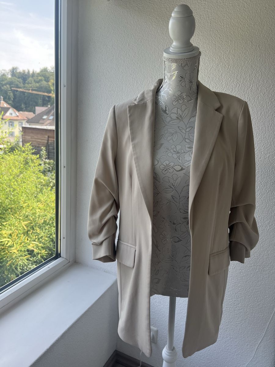 H&M Jacken: Blazer H&M, Grösse S, beige – Gebraucht aus Schöftland von mel_s2nm 1