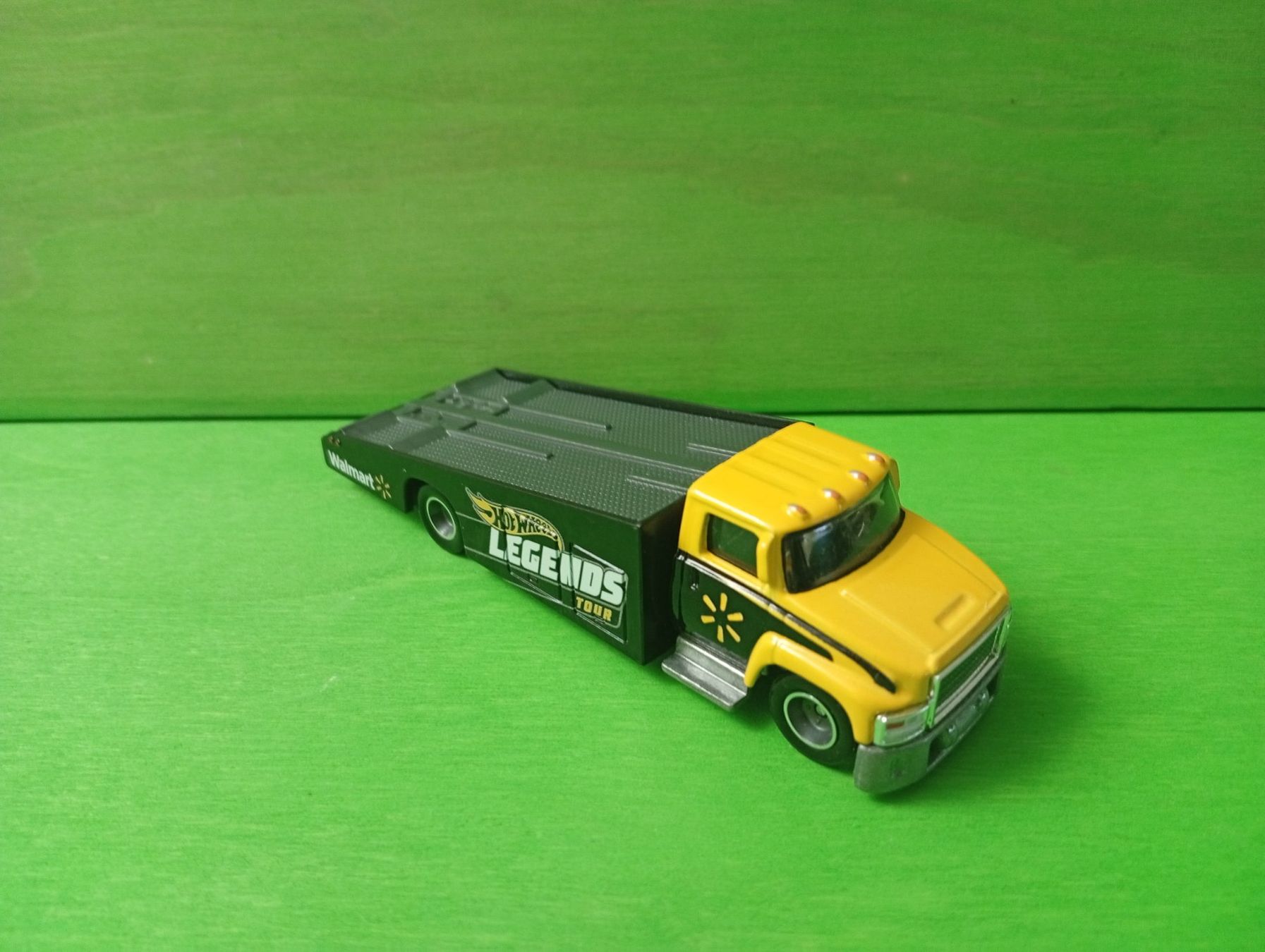 Hot Wheels Modellini d'auto: Hot wheels CARRY ON FVL 00 – Usato da Villars-sur-Glâne venduto da dadj01