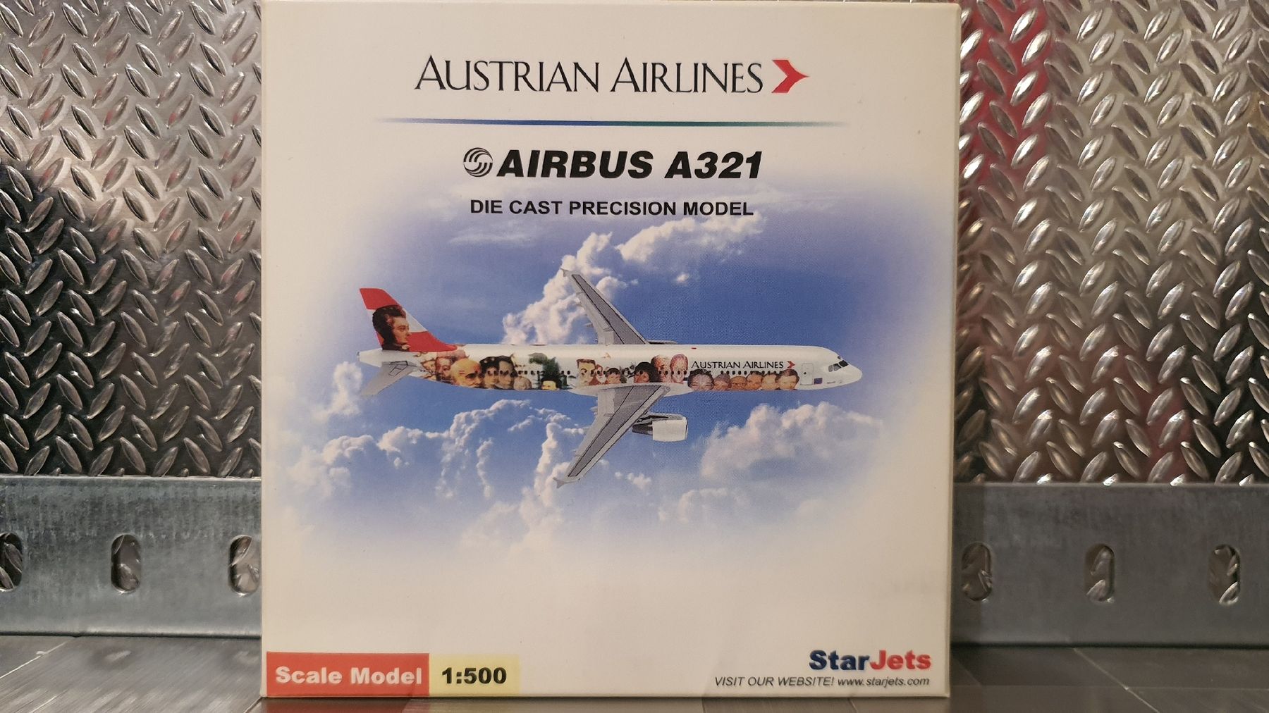 Airbus Kit di modellismo & Modellini statici: AIRBUS A321 AUSTRIAN AIRLINES 1:500 – Usato da Männedorf venduto da Modellbau-wyss 4