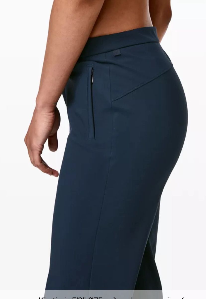 Lululemon Pantaloni: Lululemon City Hose, dunkelblau – Nuovo (secondo la descrizione) da Liestal venduto da ell_6xc7 3