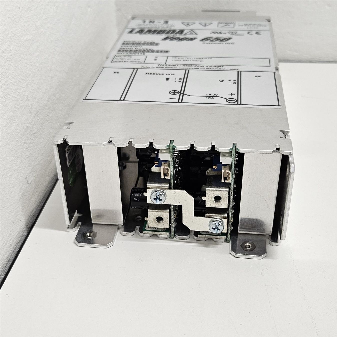 Stromzufuhr: LAMBDA VEGA 650 (48vdc/15A) – Gebraucht aus Niederdorf von LeptonAG 2